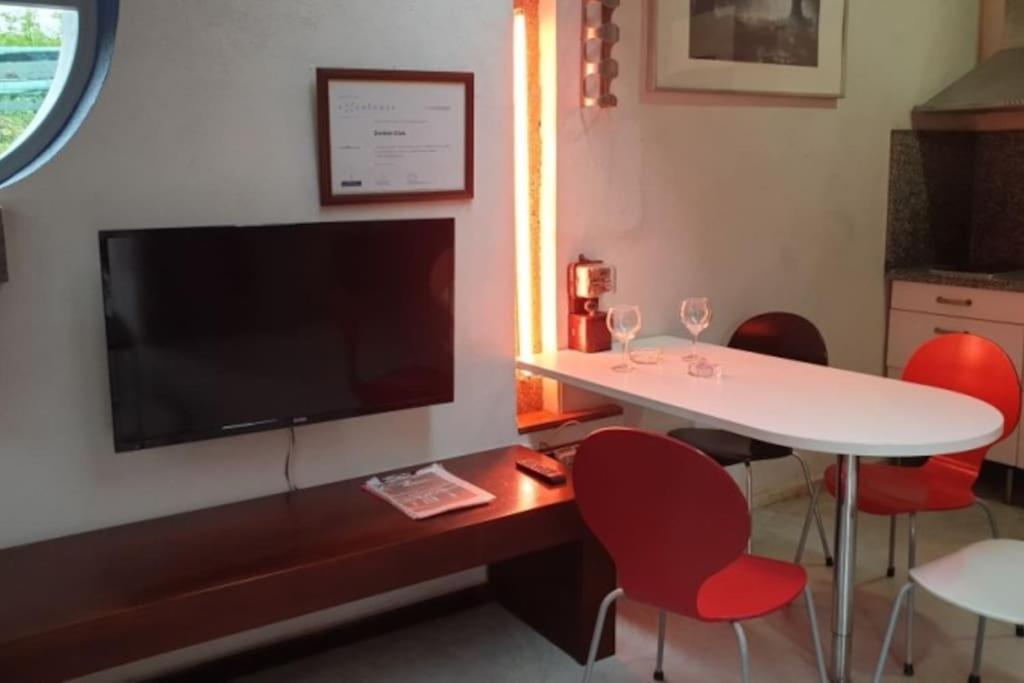 Zentral Club Neutron-Jacuzzi Apartment Belmonte De Miranda Екстериор снимка